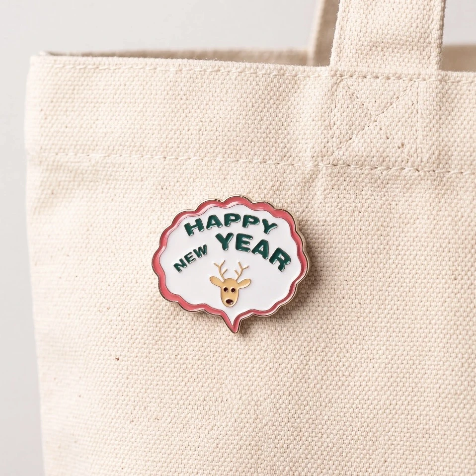 ’’Happy New Year’’ Geyik Figürlü Konuşma Balonu Pin