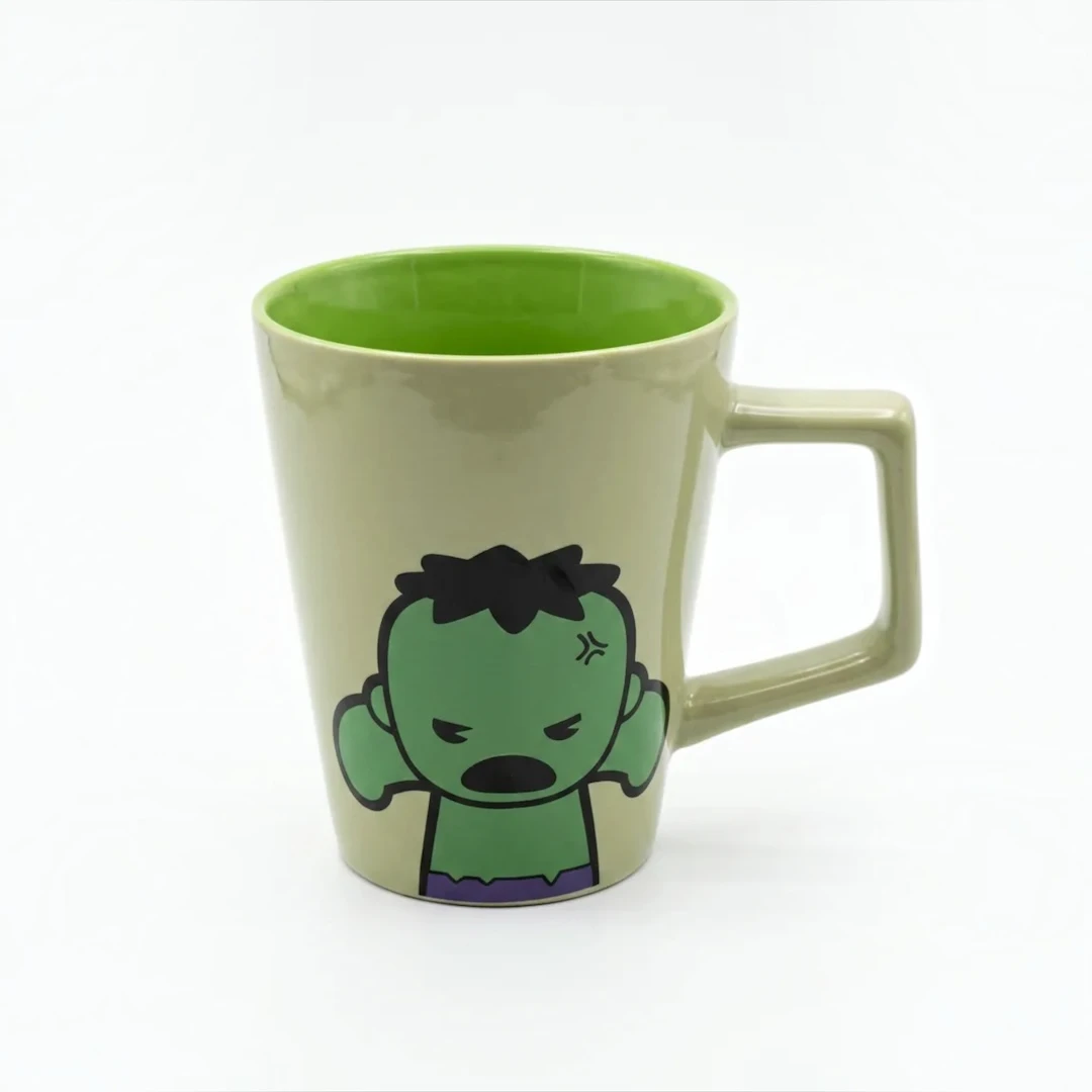 Hulk Figürlü Porselen Kupa 