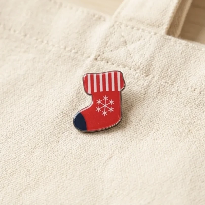 Kırmızı Yılbaşı Çorabı Pin