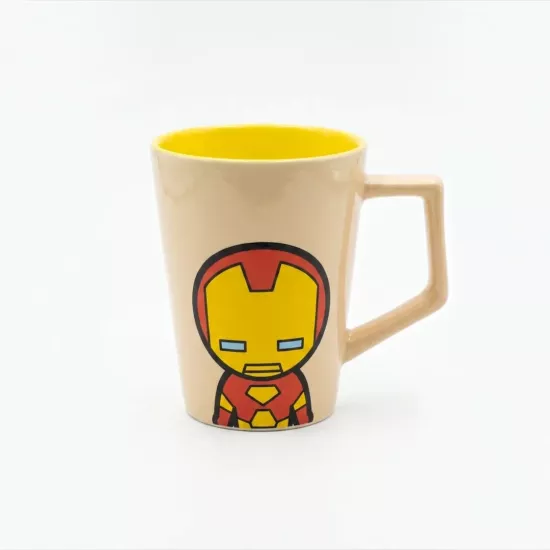 Iron Man Yüzlü Porselen Kupa (400 ml) Iron Man Yüzlü Porselen Kupa (400 ml)