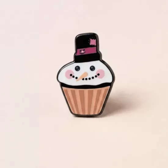Kardan Adam Cupcake Pin