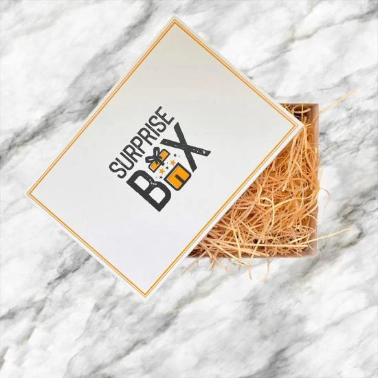 SurpriseBox Beyaz Kutu - Somon Rengi Zigag Kağıt