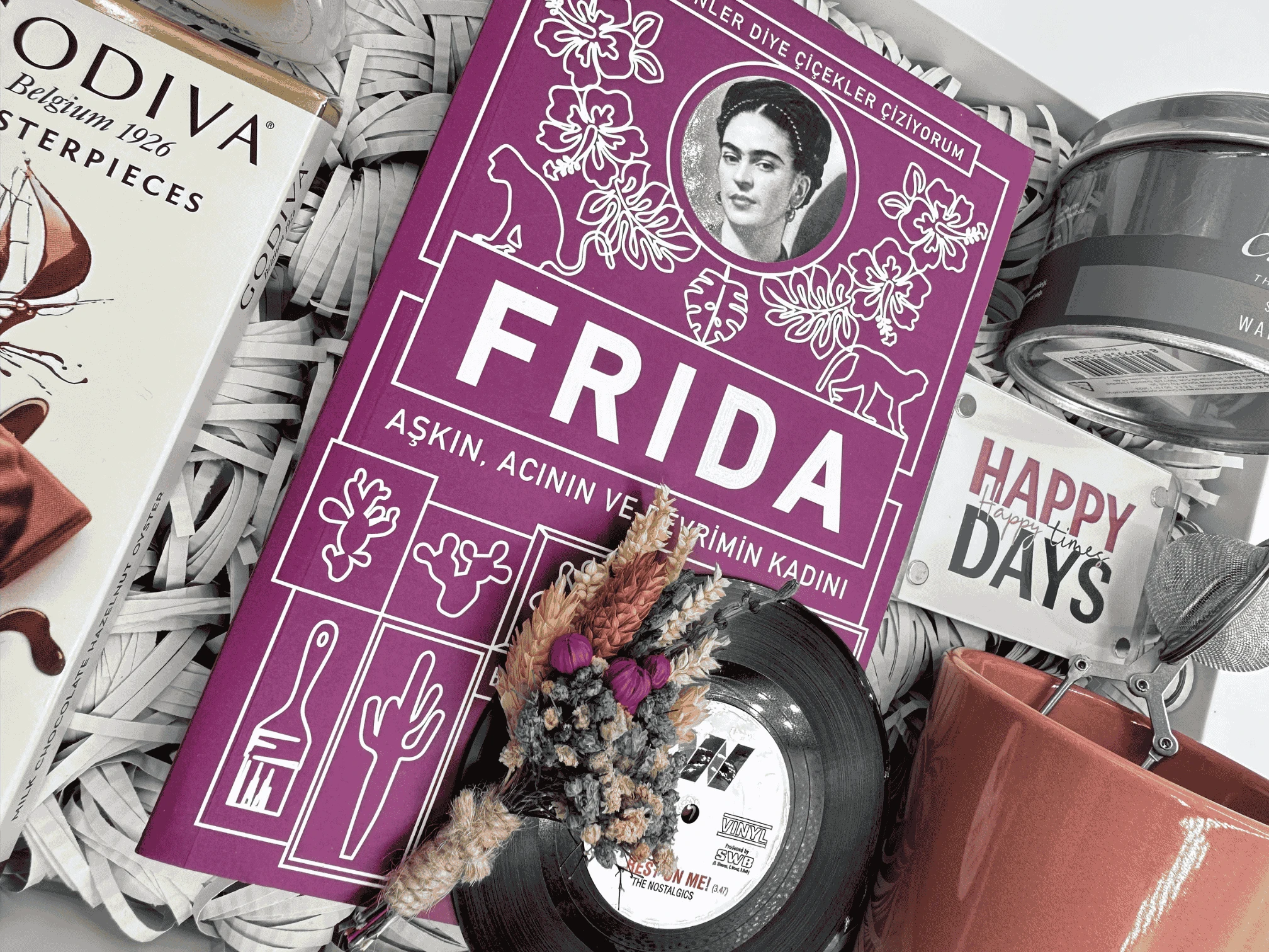 Frida Kahlo Sanat ve Keyif Konsept Hediye Kutusu