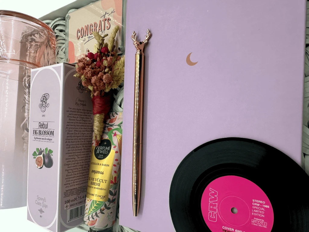 Pembe Düşler Konsept Hediye Kutusu