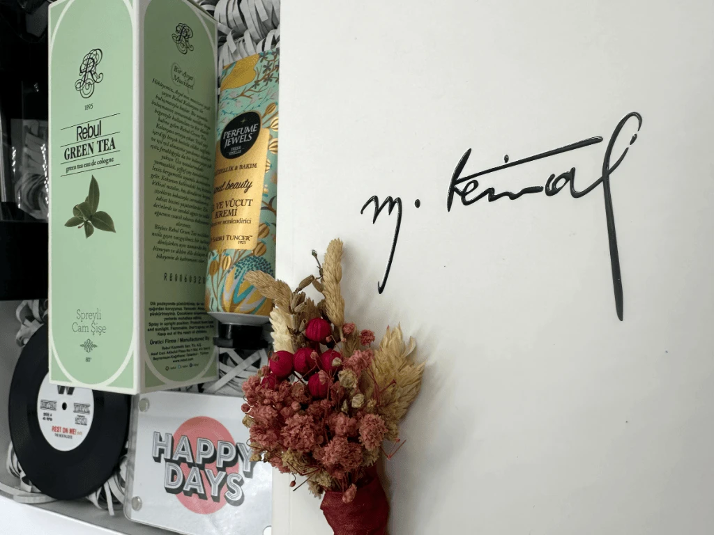 Kitap ve Kahve Molası Konsept Hediye Kutusu