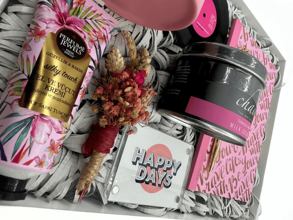 Blossom ile Pembe Mutluluk Konsept Hediye Kutusu
